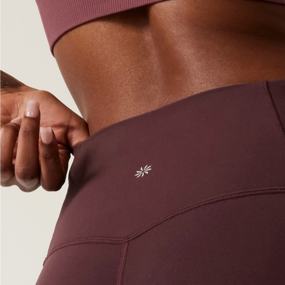 Athleta SALUTATION STASH HIGH RISE LEGGING // Spiced Cabernet #599749 - Picture 5 of 16